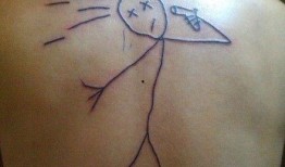 网红大腿纹身吃瓜,吃瓜群众纷纷围观