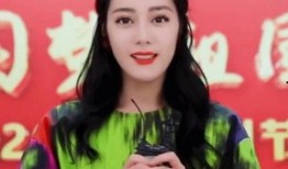 唐嫣爆料迪丽热巴视频,揭秘明星幕后生活点滴
